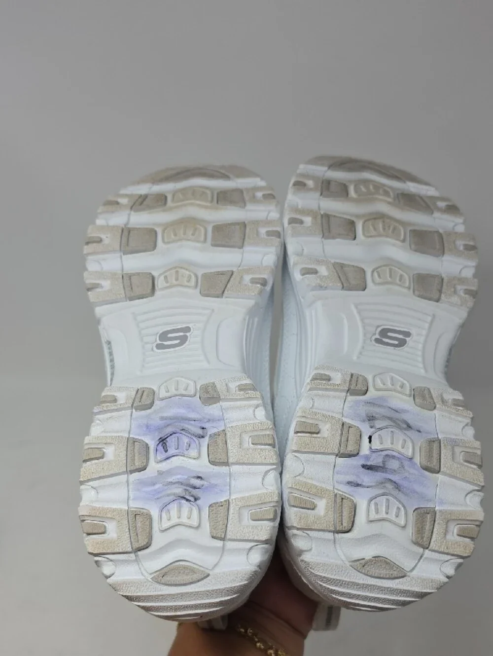 Skechers Women’s White Chunky Lace-Up Sneakers Size 9